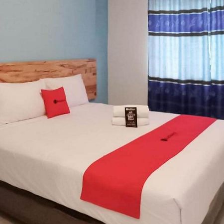 Hotel Reddoorz @ Jalan Brigjend Katamso Medan 2 Exterior foto
